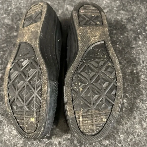 Converse Black Low Top Sneakers Women’s Size 7 Men’s Size 5 - Picture 7 of 8